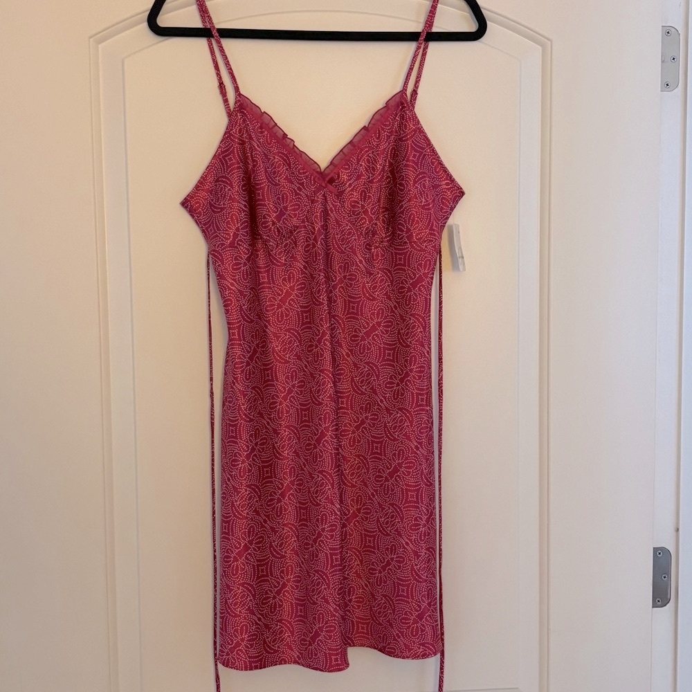 Adonna Pink Chemise with V-Neck and Spaghetti Straps Size Medium